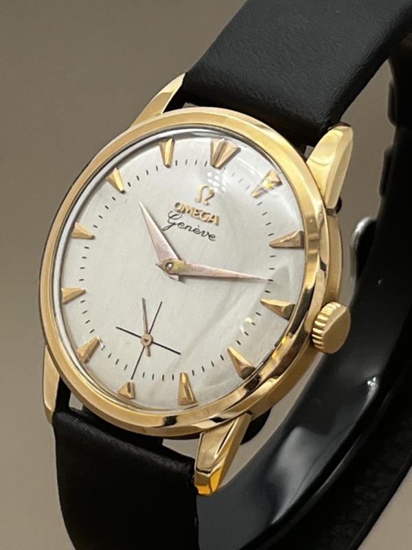 OMEGA Geneve 18K Cal. 267 - MONTCHRONO gebrauchte Luxus Uhren und gebrauchte Montblanc Stifte