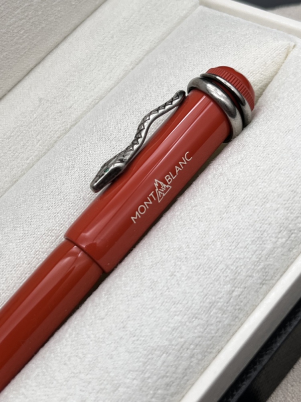 MONTBLANC Heritage Rouge et Noir Füller