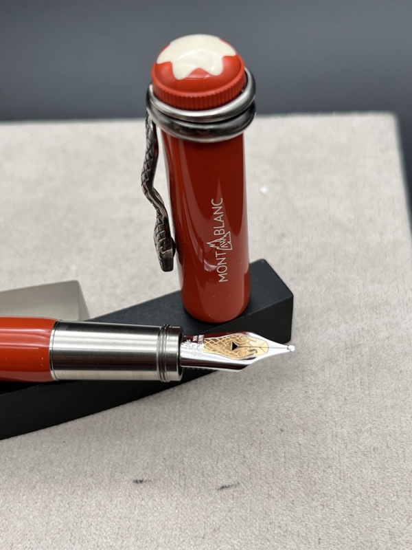 MONTBLANC Heritage Rouge et Noir Füller