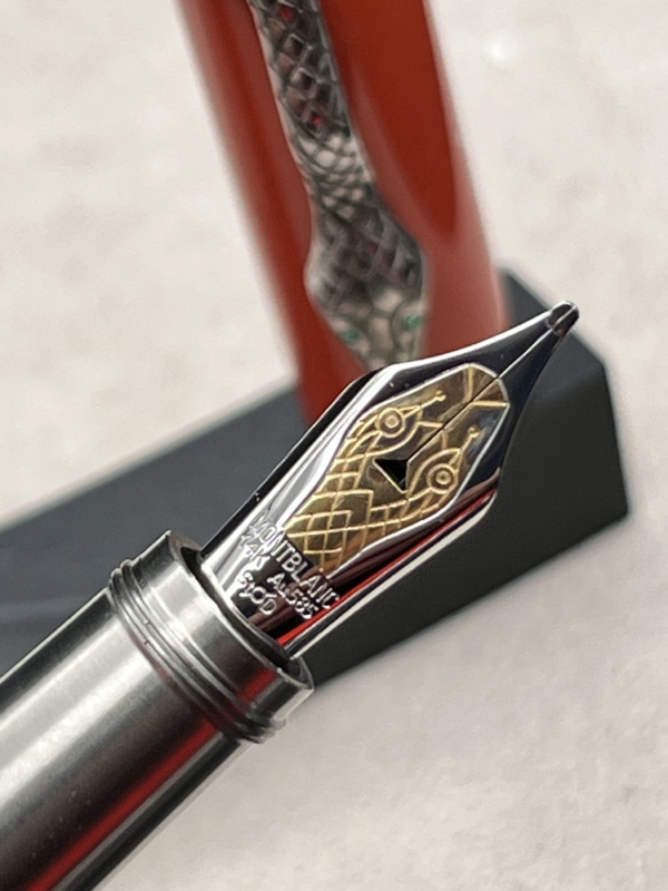 MONTBLANC Heritage Rouge et Noir Füller