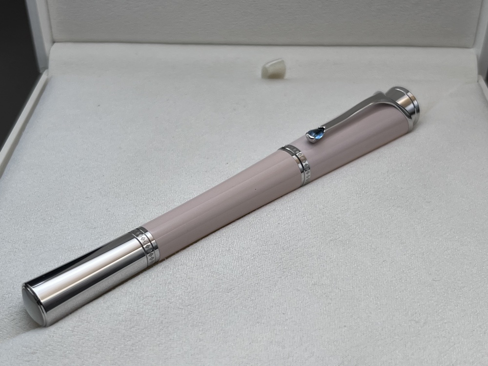 MONTBLANC MUSES Poudre Special Edition Rollerball Pen