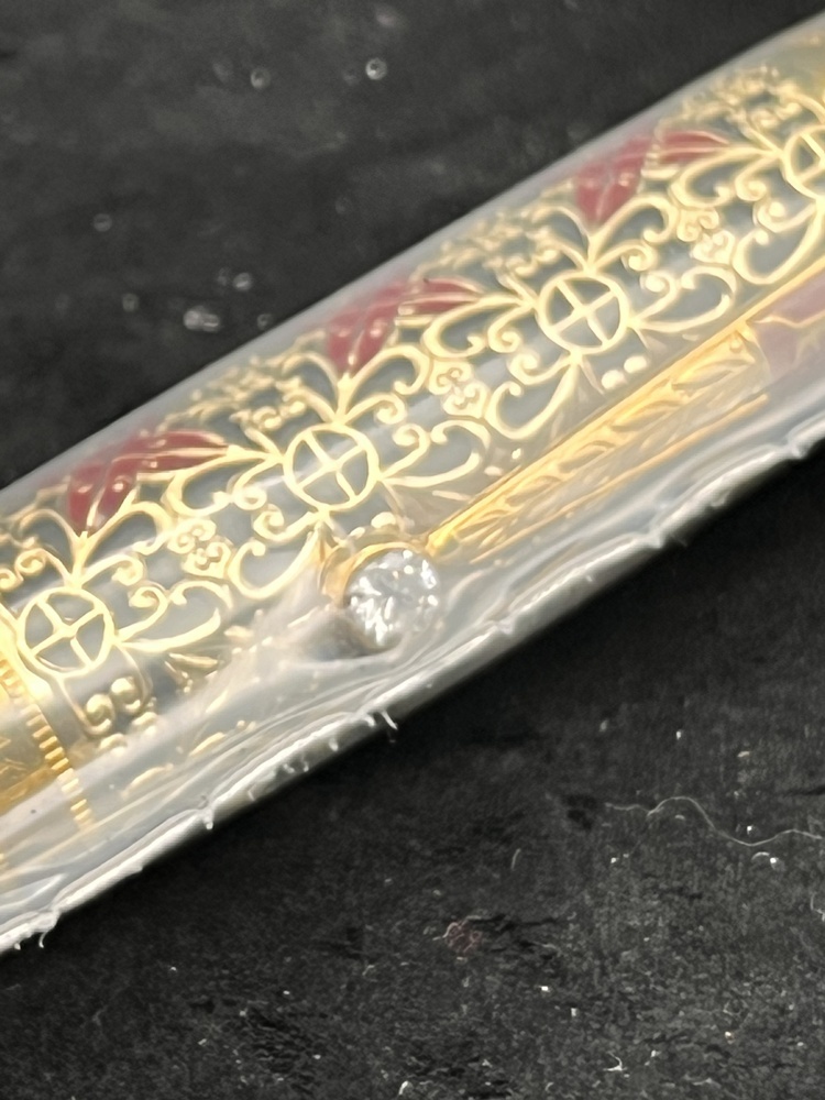 Montblanc Patron of Art – Semiramis 888 • Füllfederhalter Geflecht aus 750er (18 K) Gold – seltenes Einzelstück bei Montchrono.de