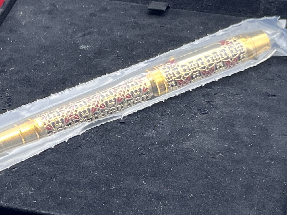 Montblanc Patron of Art – Semiramis 888 • Füllfederhalter Geflecht aus 750er (18 K) Gold – seltenes Einzelstück bei Montchrono.de