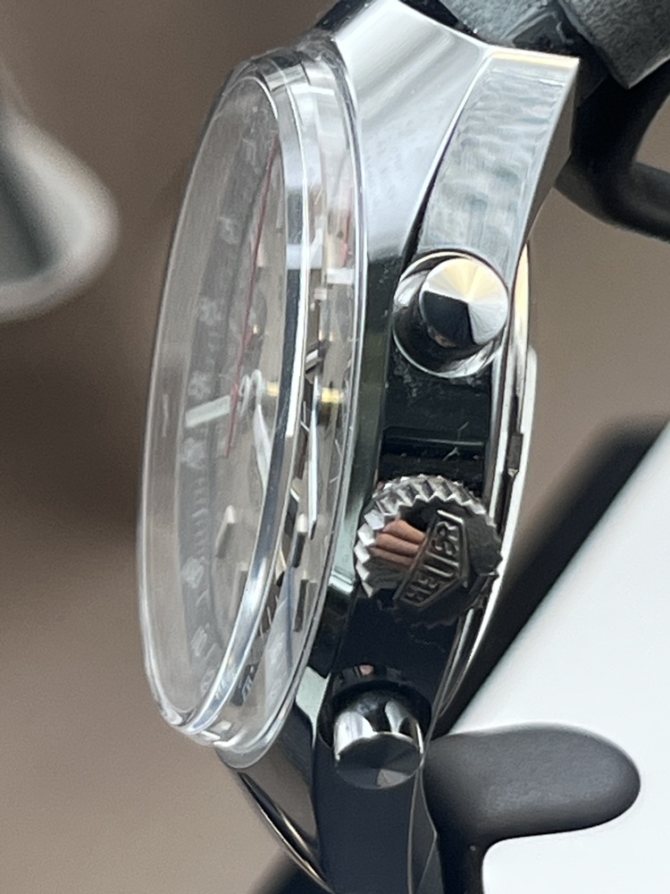 HEUER Chronograph 1611 Caliber 7765 - Incabloc - Top Zustand neues Armband