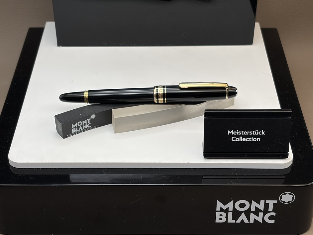 MONTBLANC MEISTERSTÜCK Mozart Füller No. 114 Schwarz - Gold Feder M - Montchrono