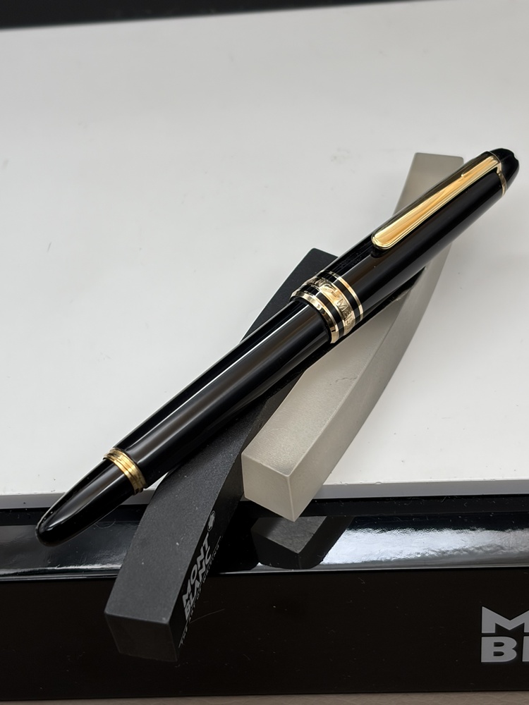 MONTBLANC MEISTERSTÜCK Mozart Füller No. 114 Schwarz - Gold Feder M - Montchrono