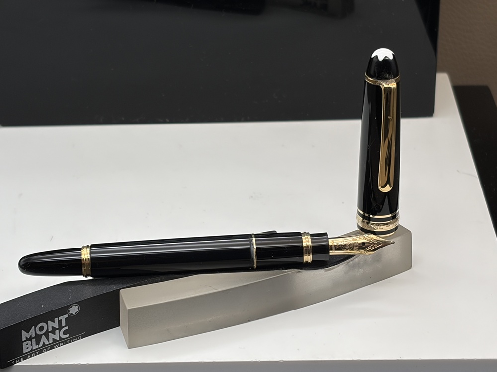 MONTBLANC MEISTERSTÜCK Mozart Füller No. 114 Schwarz - Gold Feder M - Montchrono