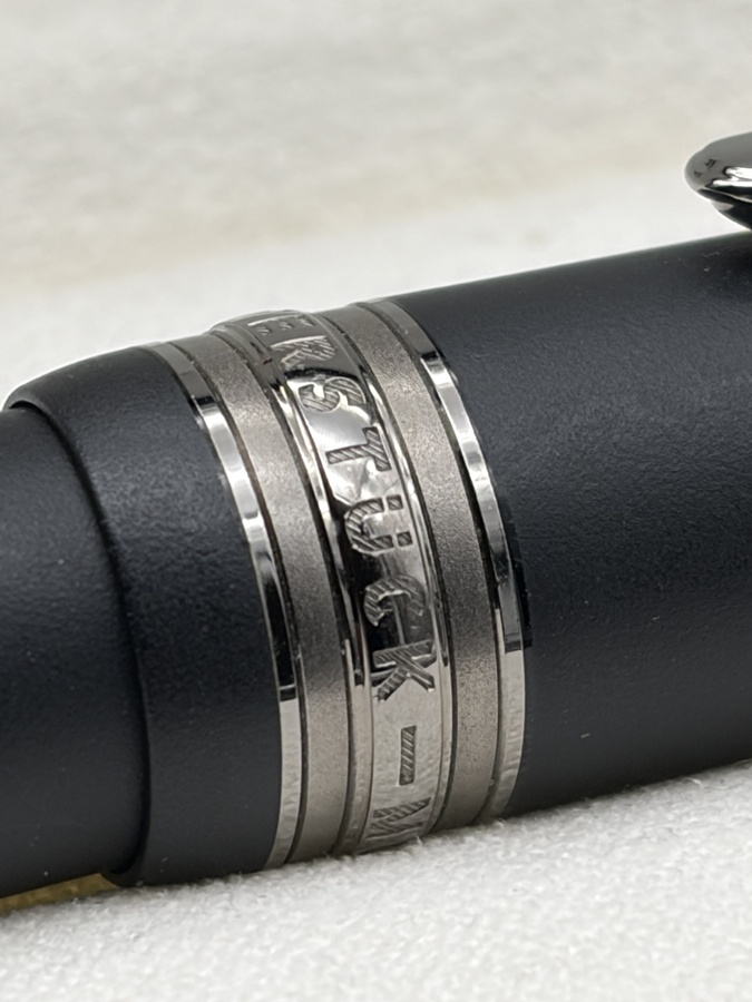 MONTBLANC MEISTERSTÜCK Ultra Black Le Grand Rollerball