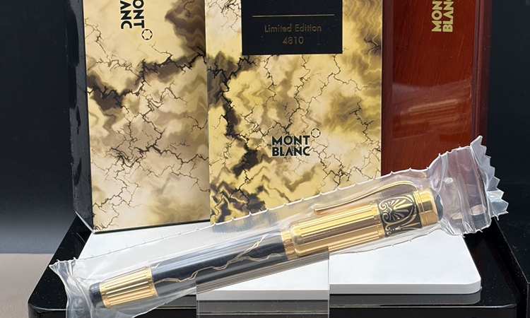 MONTBLANC Alexander der Große Füller Patron Of Art 4810